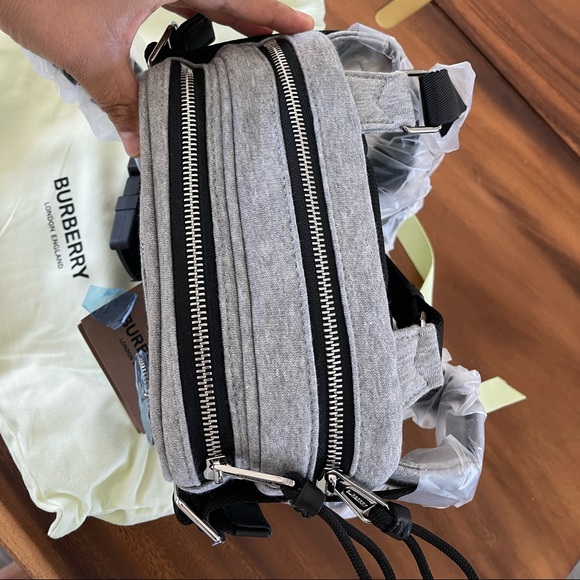 BURBERRY Light Pebble Grey Unisex Logo Applique Cotton Jersey Cannon Belt Pack - Picture 11 of 15